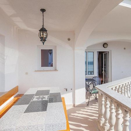 Nice Apartment In Crikvenica With Kitchen Exterior foto